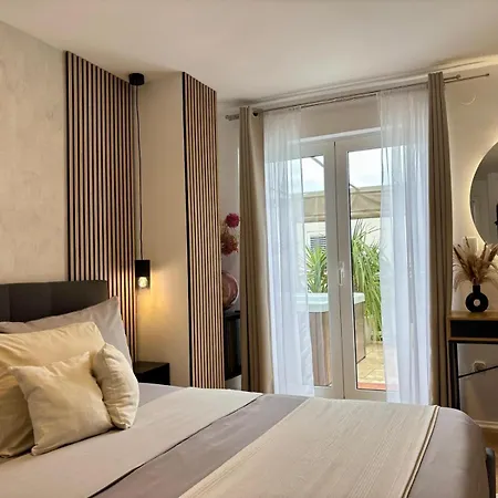 לינה וארוחת בוקר Casa Benita Boutique 4*