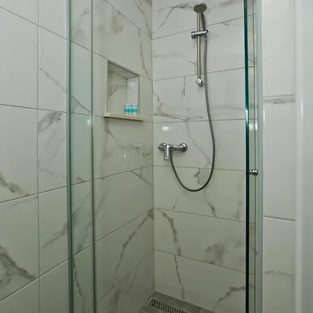 Cb Boutique Χβαρ