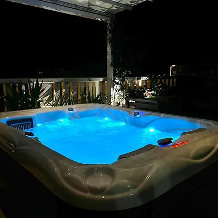 Cb Boutique Bed and Breakfast