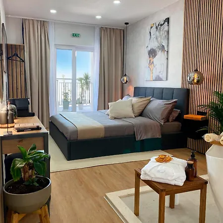 Cb Boutique Bed and Breakfast Χβαρ