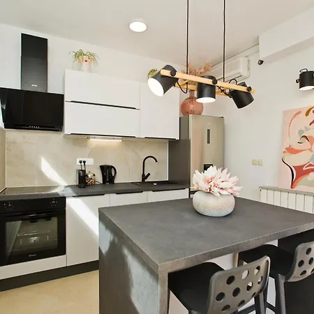 Cb Boutique Χβαρ