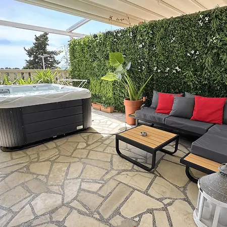 Cb Boutique 4* Χβαρ