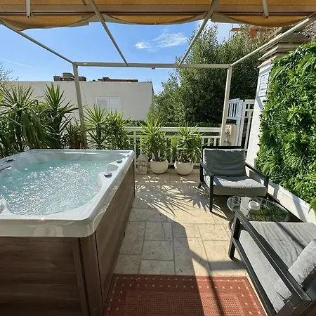 Cb Boutique Χβαρ